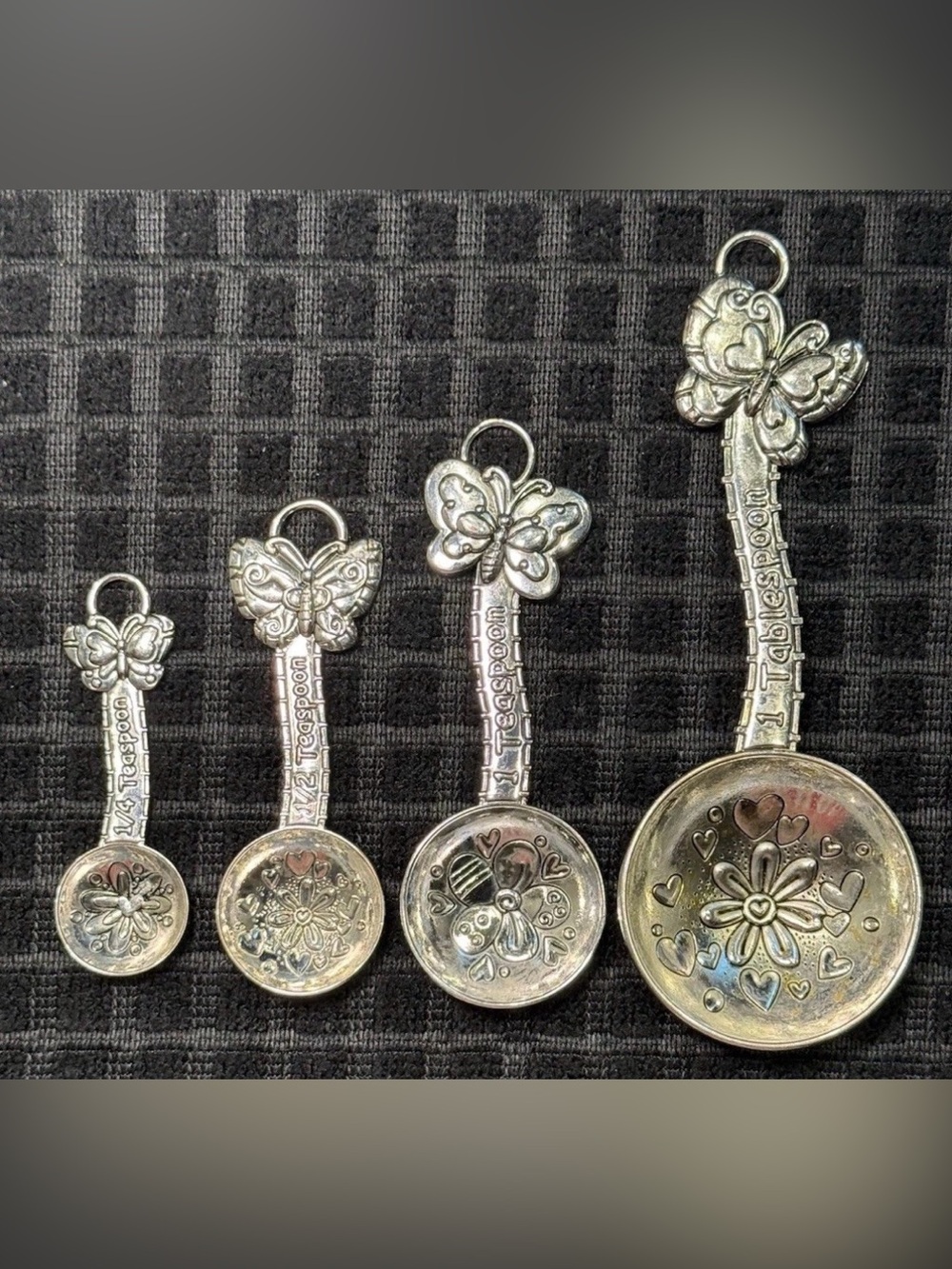 Ganz Embossed Measuring Spoons Butterflies
Flowers Set of 4 Excellent Condition